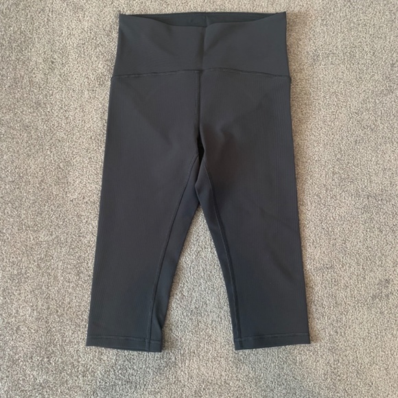 Lululemon High-Rise Ribbed Crop - Picture 2 of 5